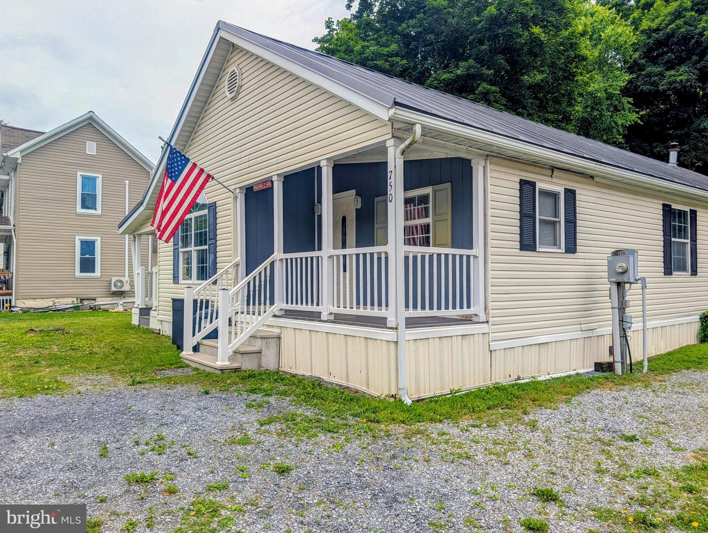 750 Six Mile Run Road Property Photo 4