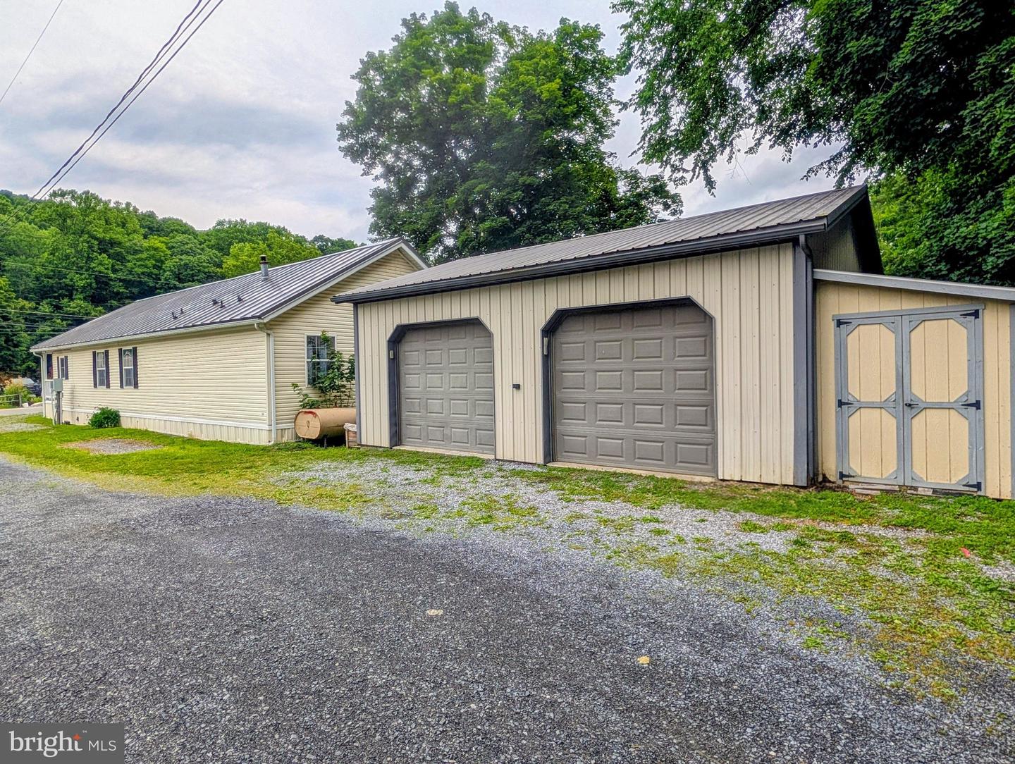 750 Six Mile Run Road Property Photo 6