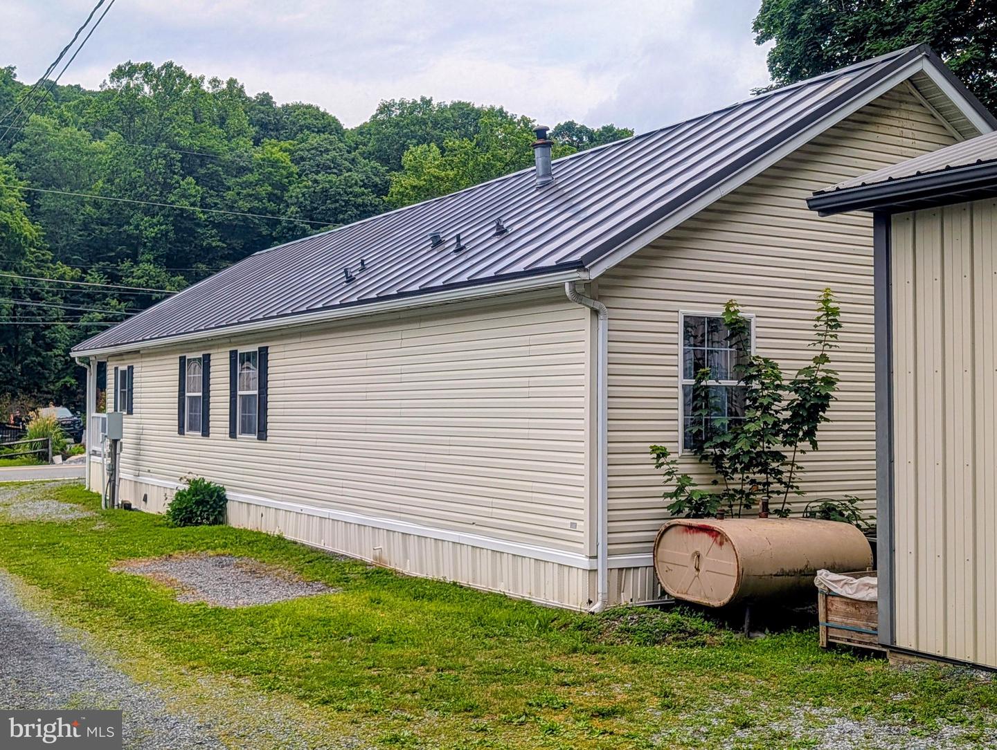 750 Six Mile Run Road Property Photo 7