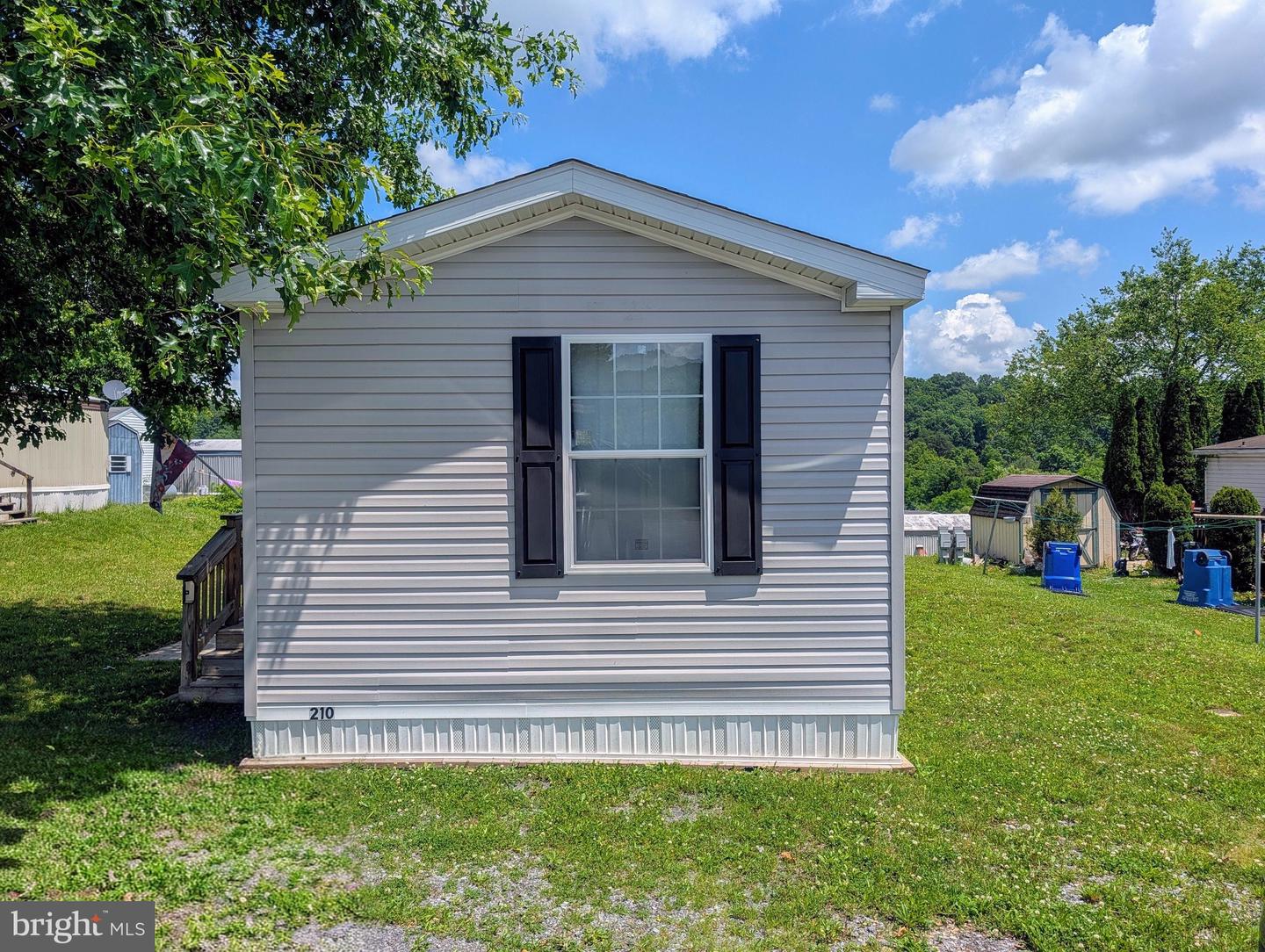 210 Chestnut St Property Photo 6