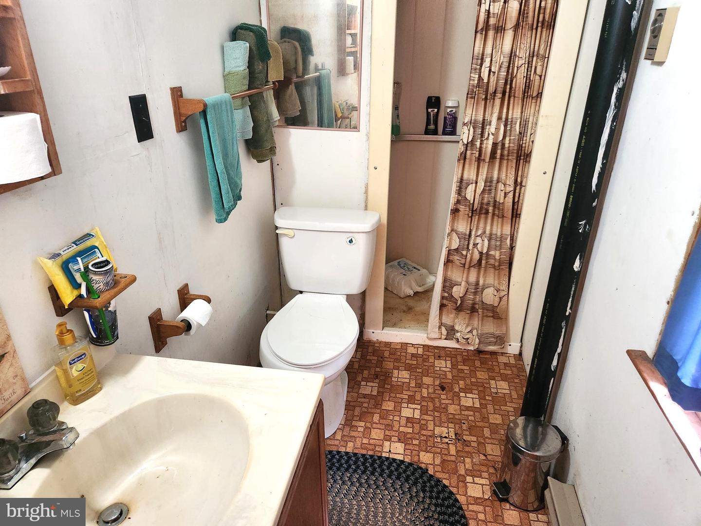 217 Lansing Rd Property Photo 9
