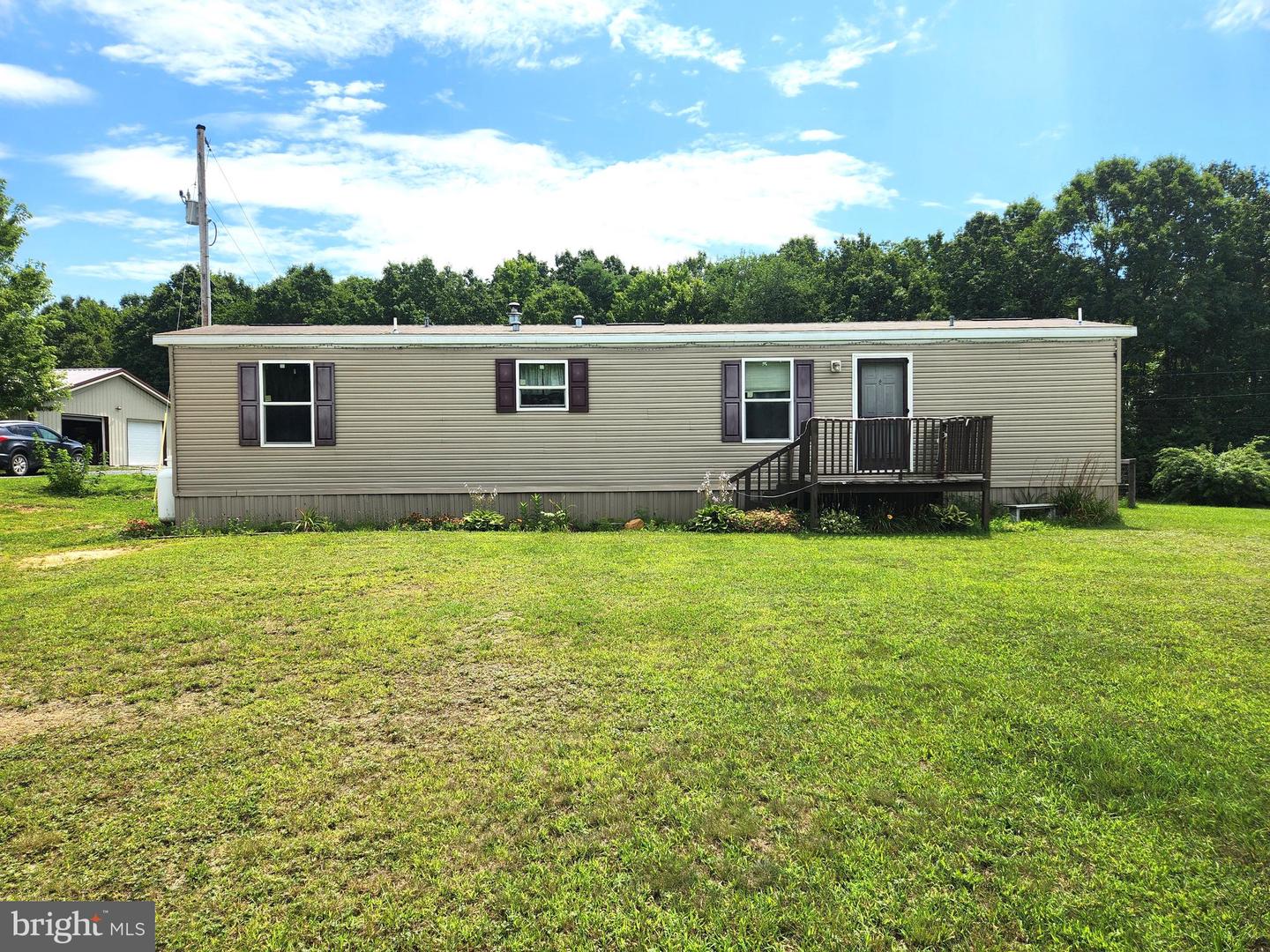 352 W Ridge Rd Property Photo 1