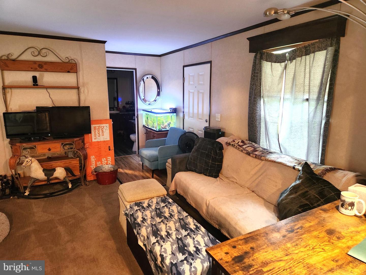352 W Ridge Rd Property Photo 3