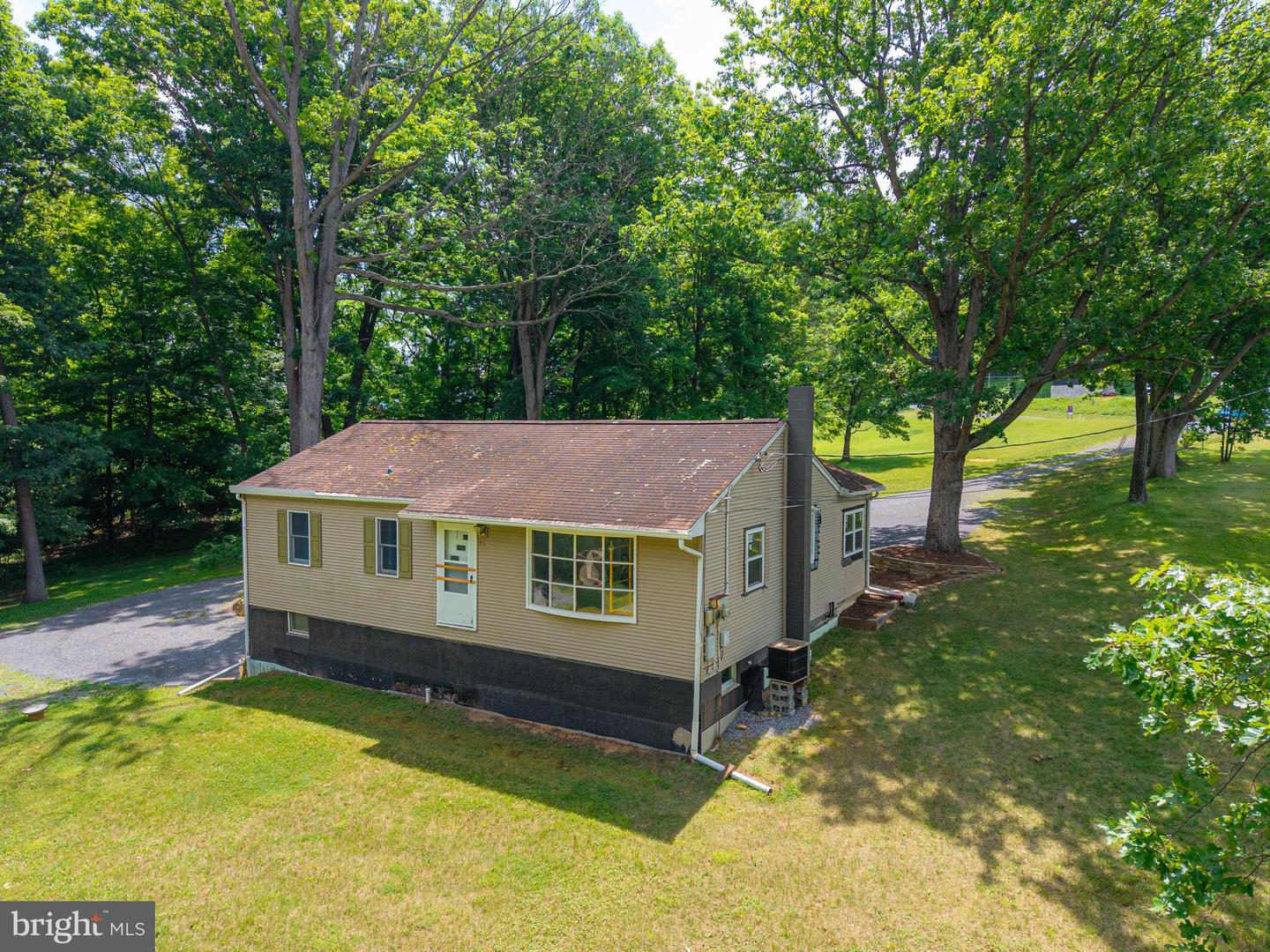 323 Hospital Drive Property Photo 1