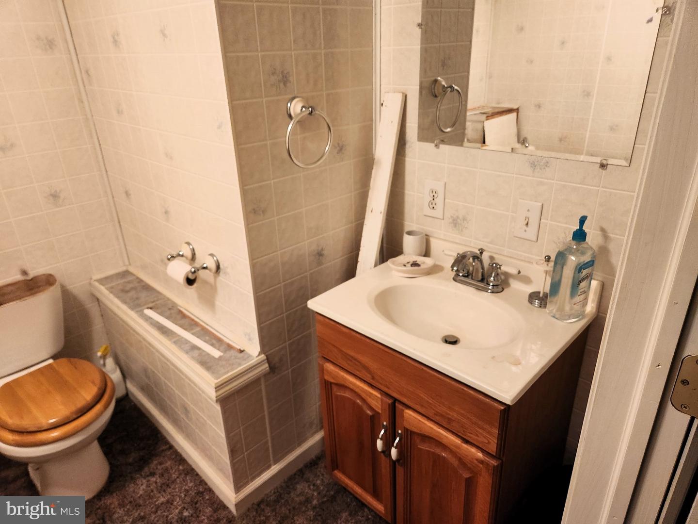 40 8th St W Property Photo 16