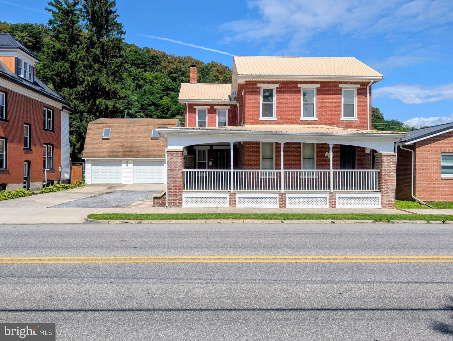 131 W MAIN ST