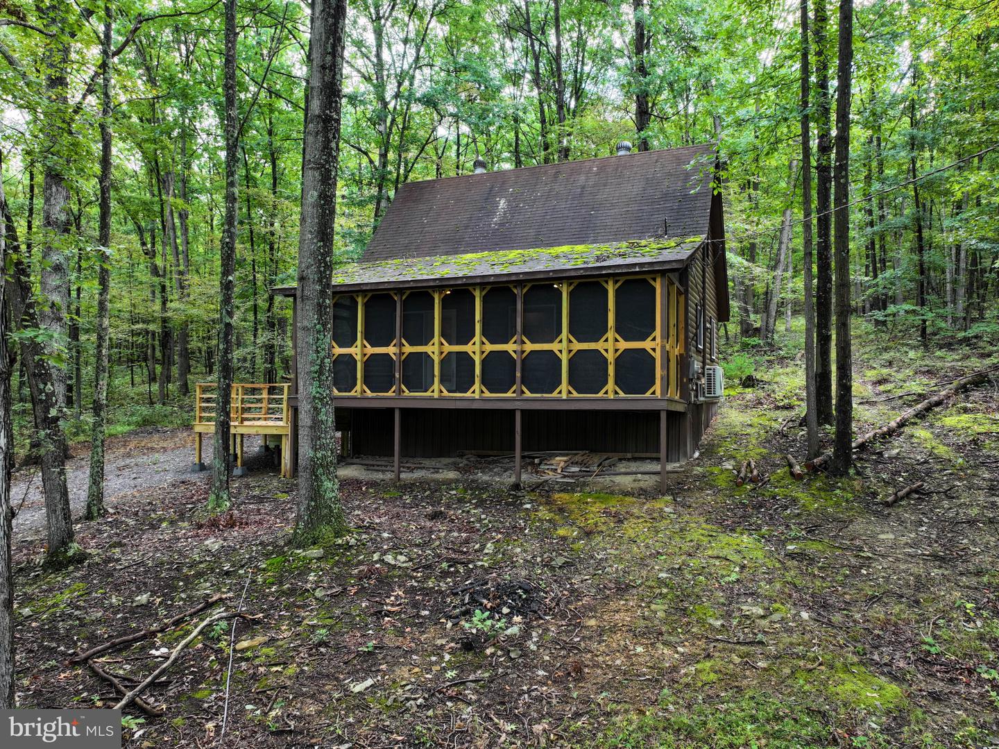 1616 Pine Ridge Rd Property Photo 2