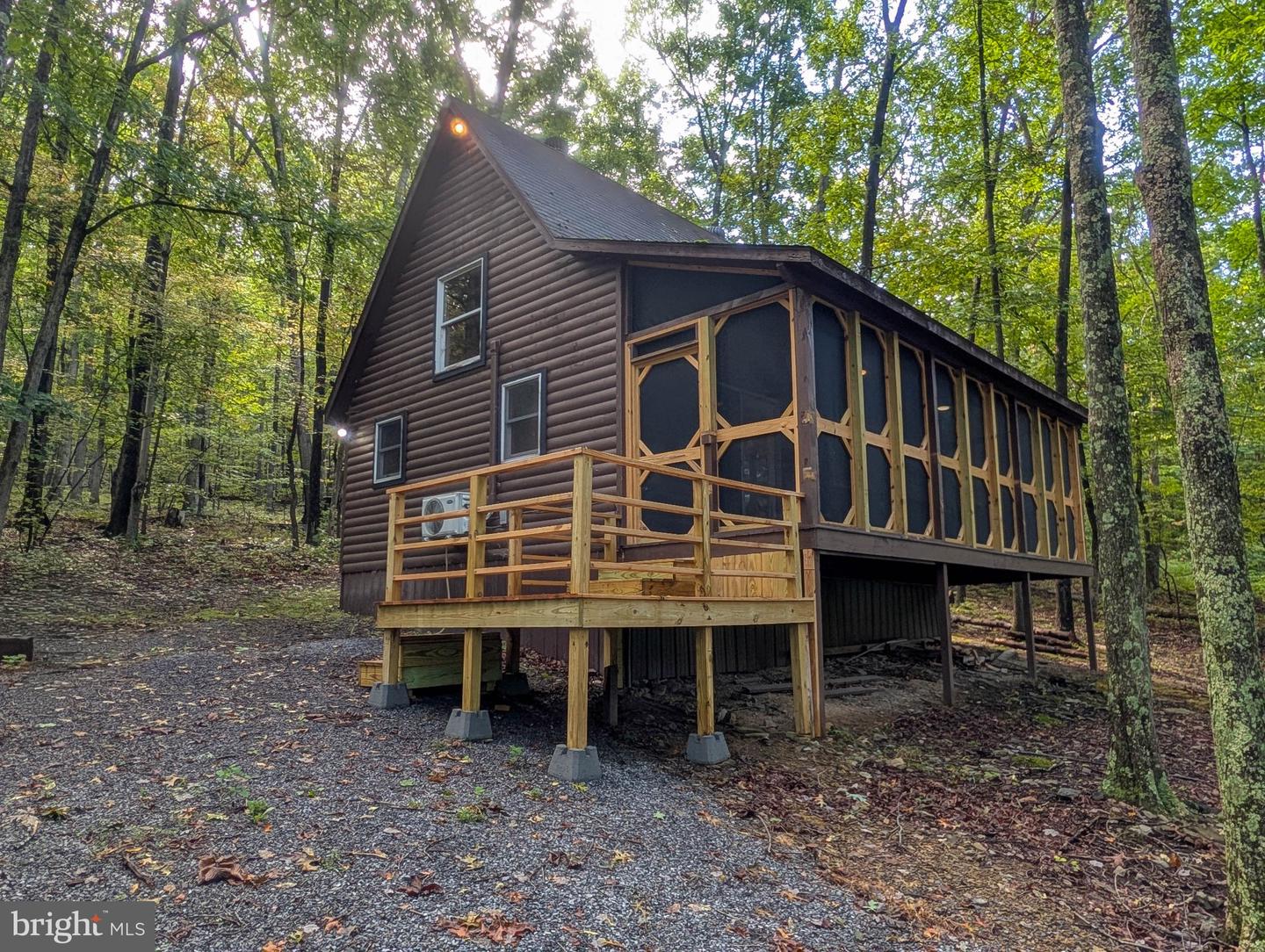 1616 Pine Ridge Rd Property Photo 3