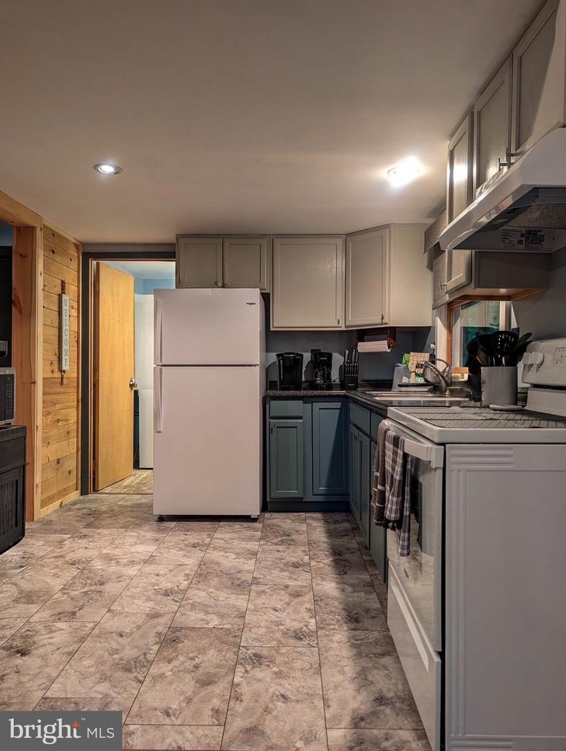 1616 Pine Ridge Rd Property Photo 36