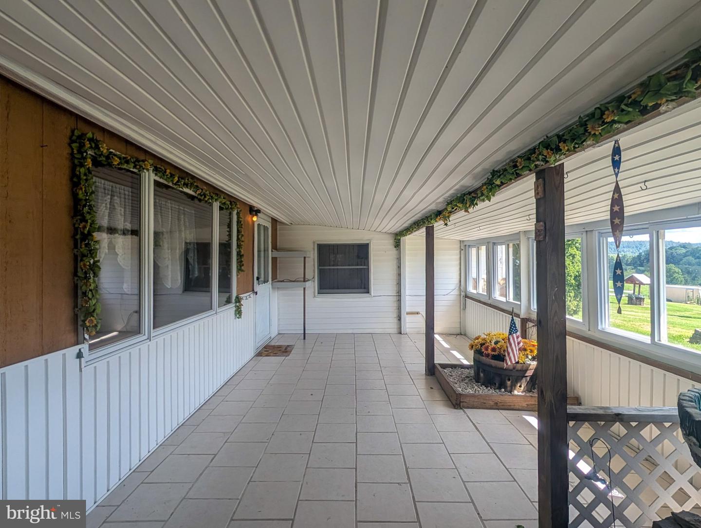 622 Country Ridge Rd Property Photo 4