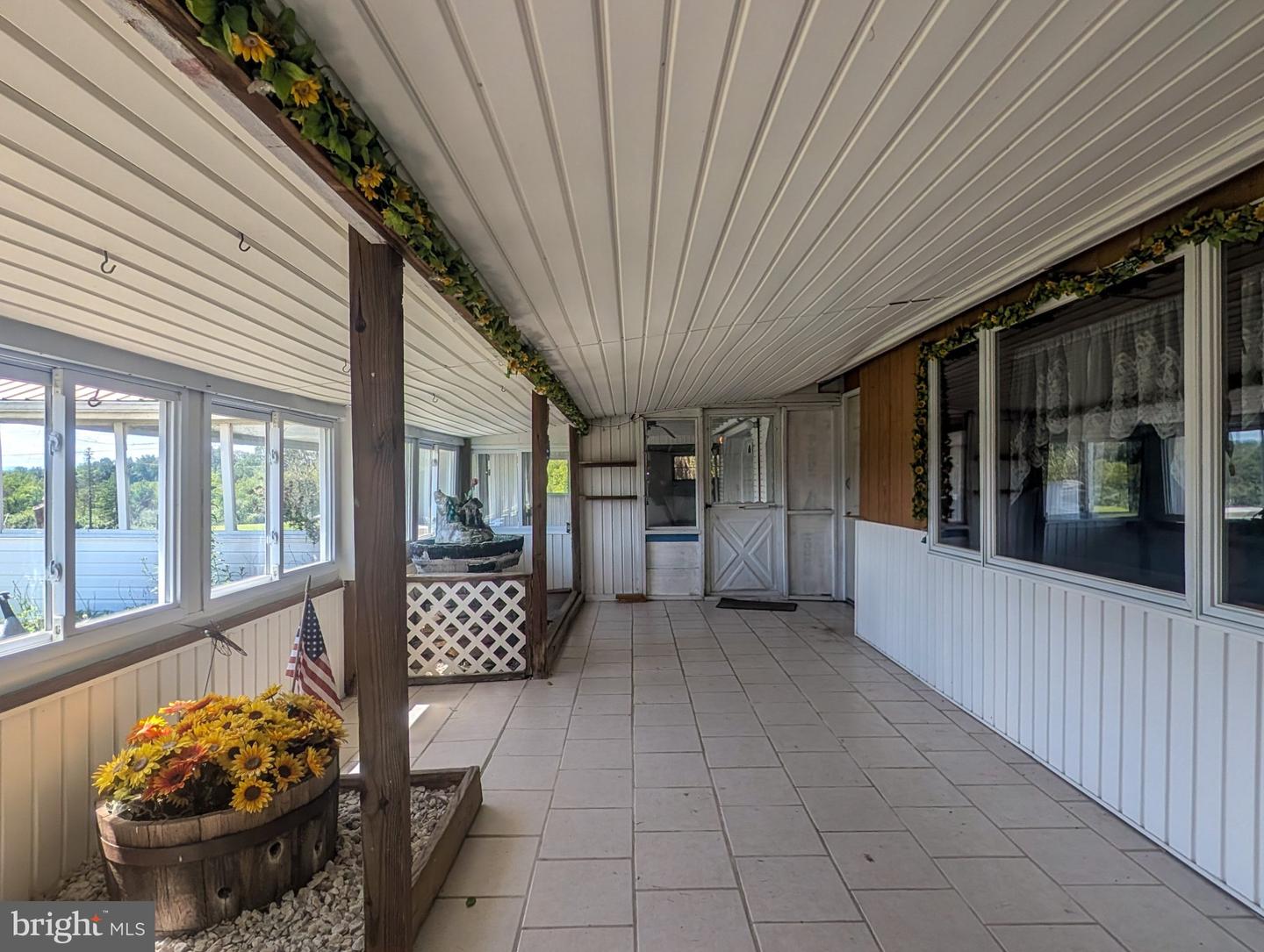 622 Country Ridge Rd Property Photo 6