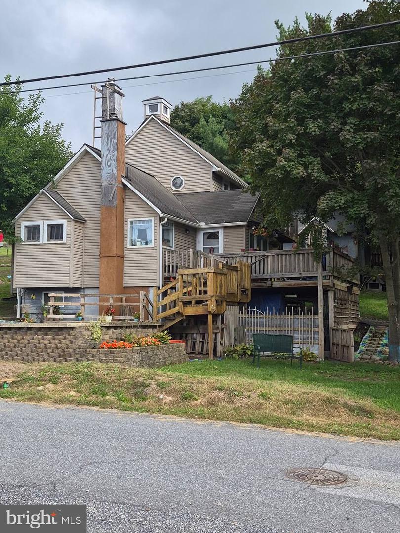 280 Old State Rd Property Photo 1