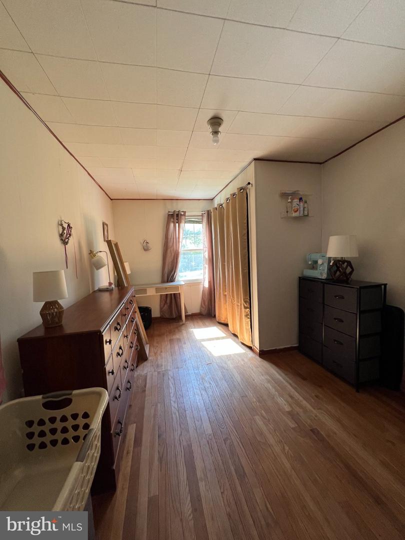 1621 Hyndman Rd Property Photo 24