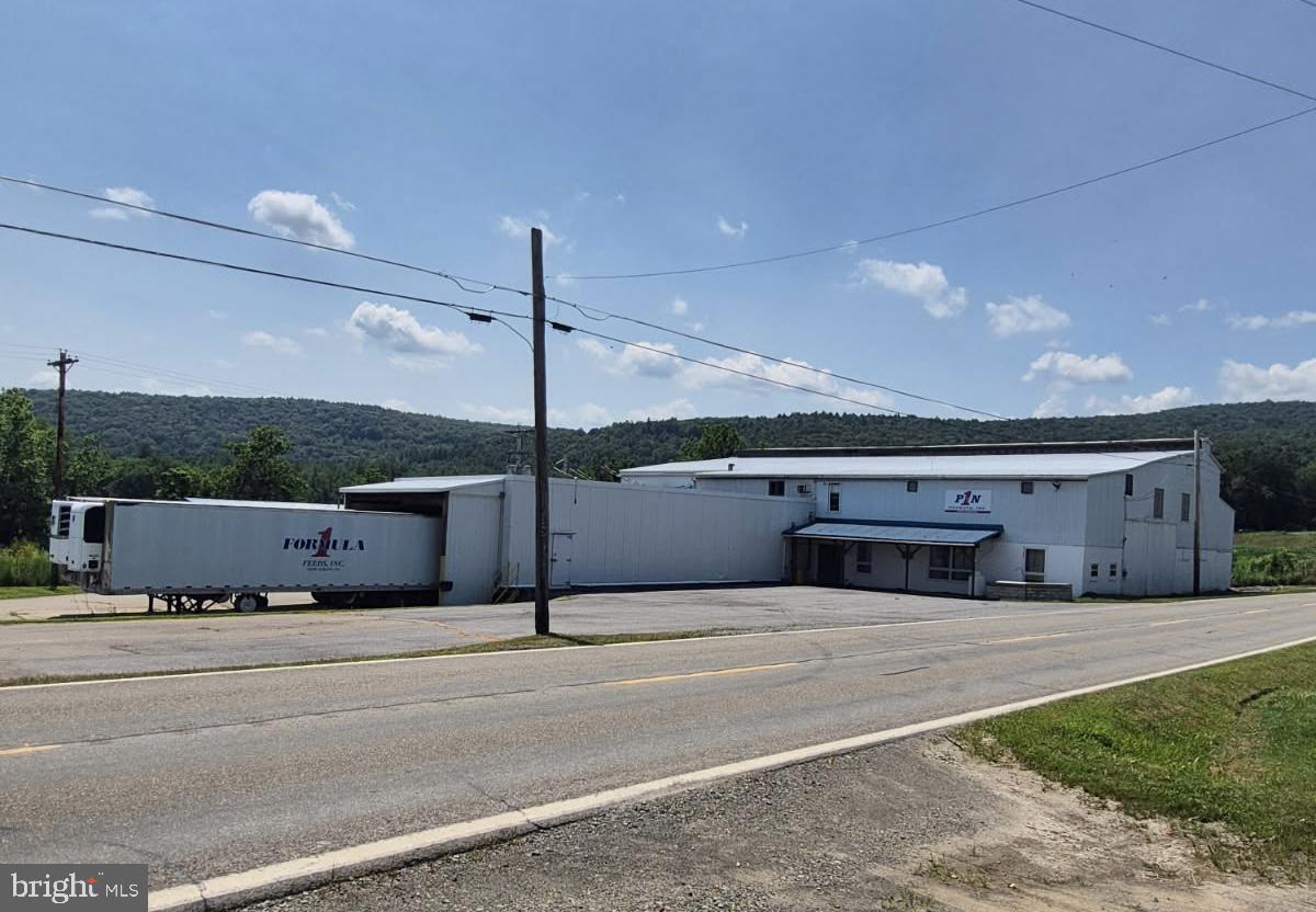 11627 Route 187 Property Photo 4
