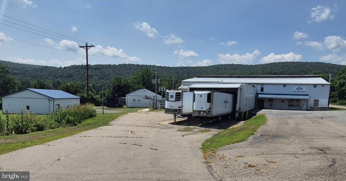 11627 Route 187 Property Photo 8