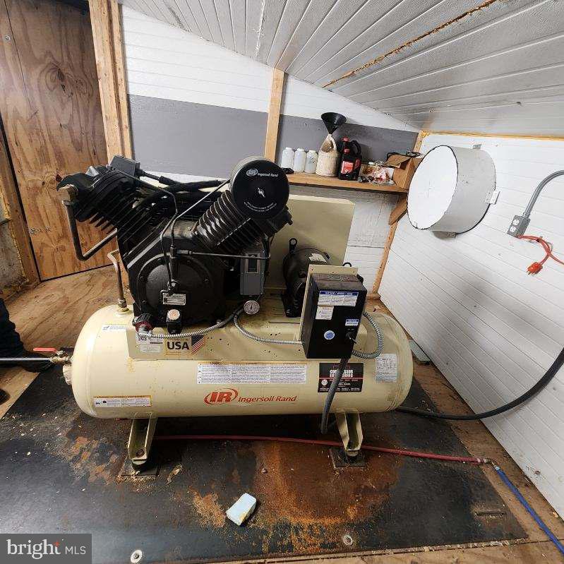 11627 Route 187 Property Photo 17