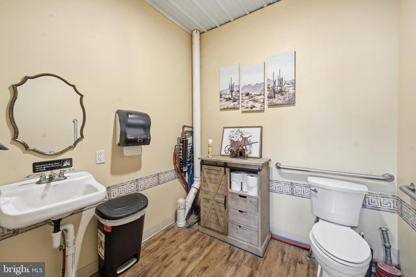 2601 Crayton Rd Property Photo 35