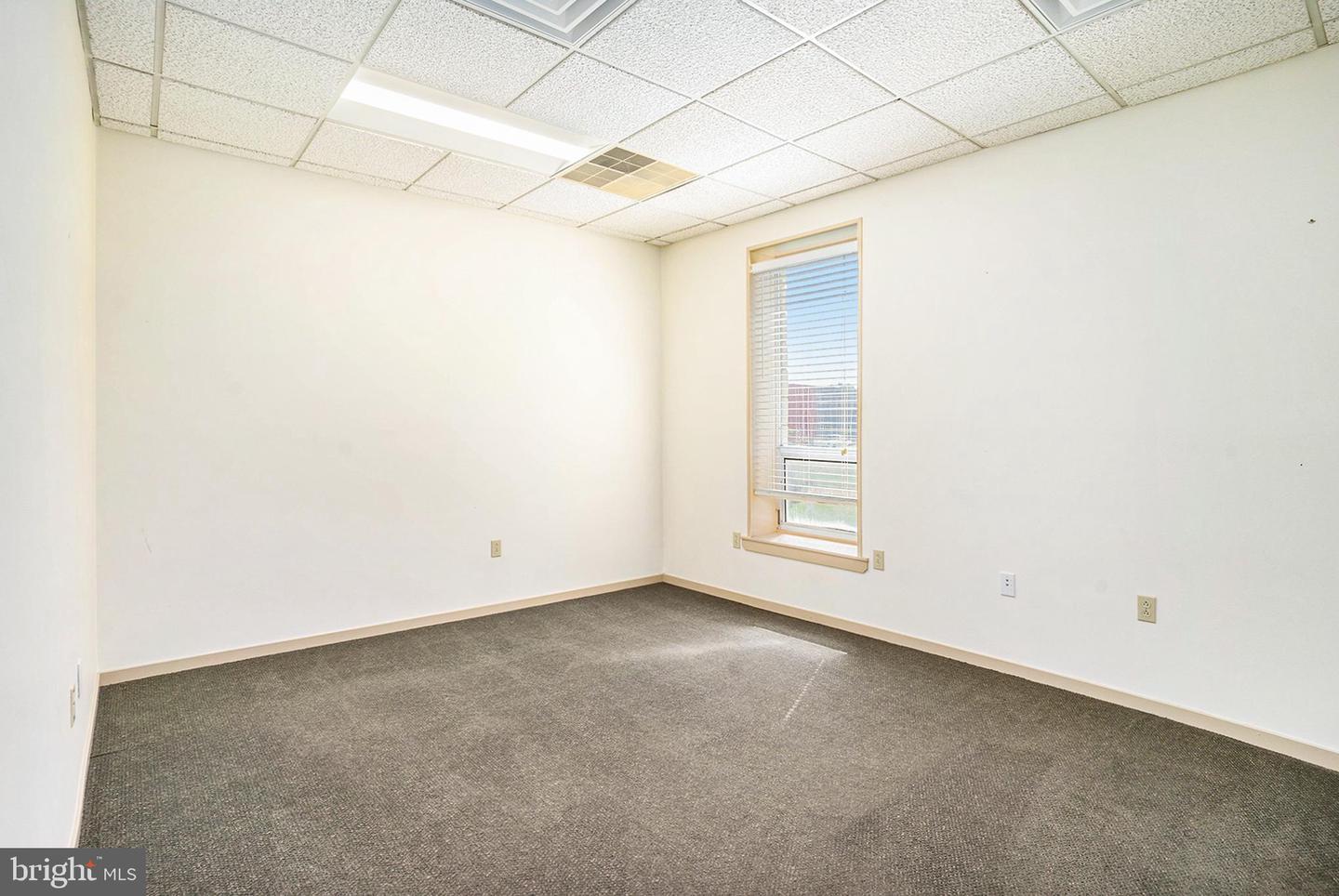 1090 Reading Ave #2nd Floor Property Photo 7
