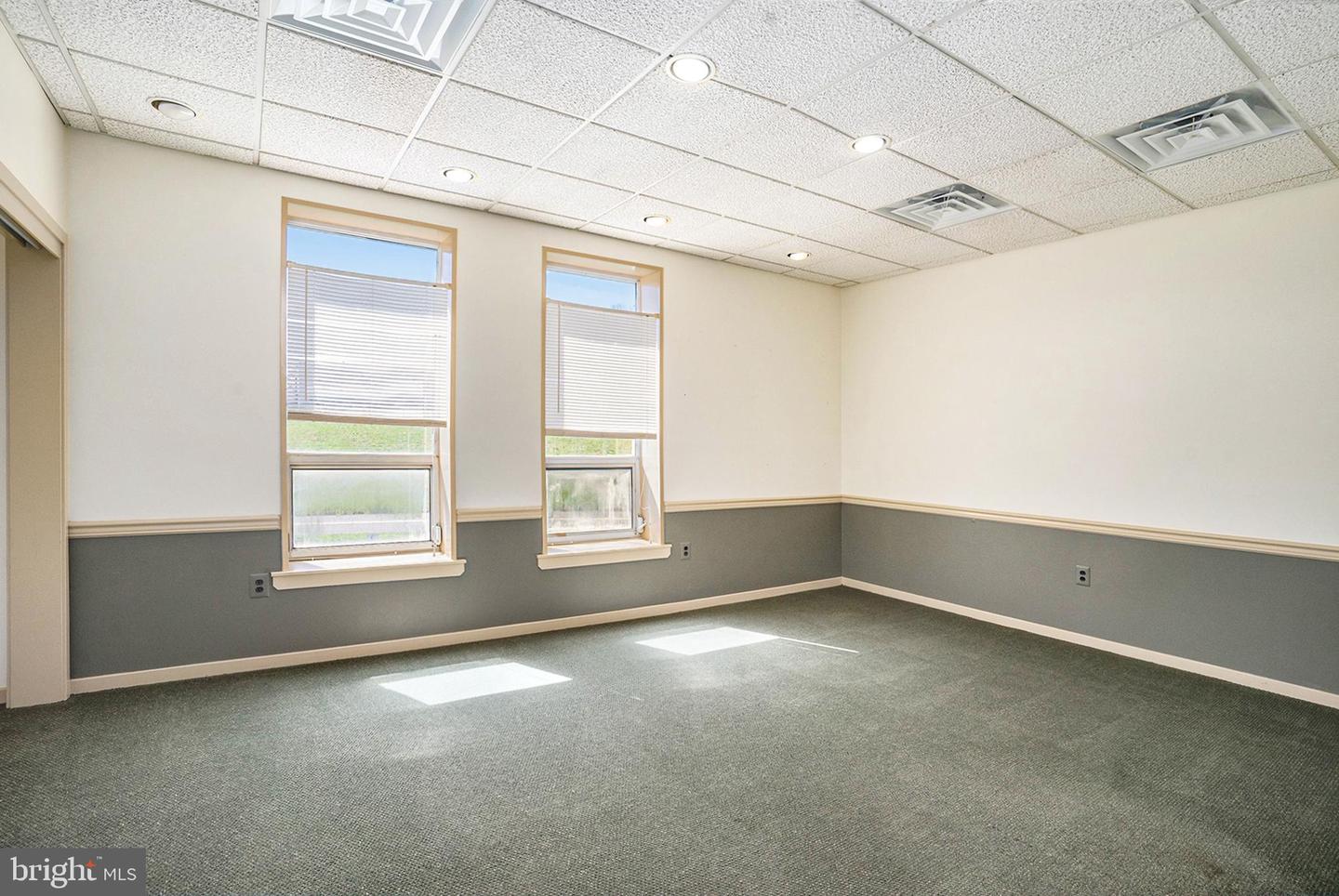 1090 Reading Ave #2nd Floor Property Photo 11