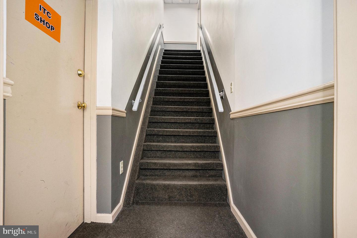 1090 Reading Ave #2nd Floor Property Photo 15
