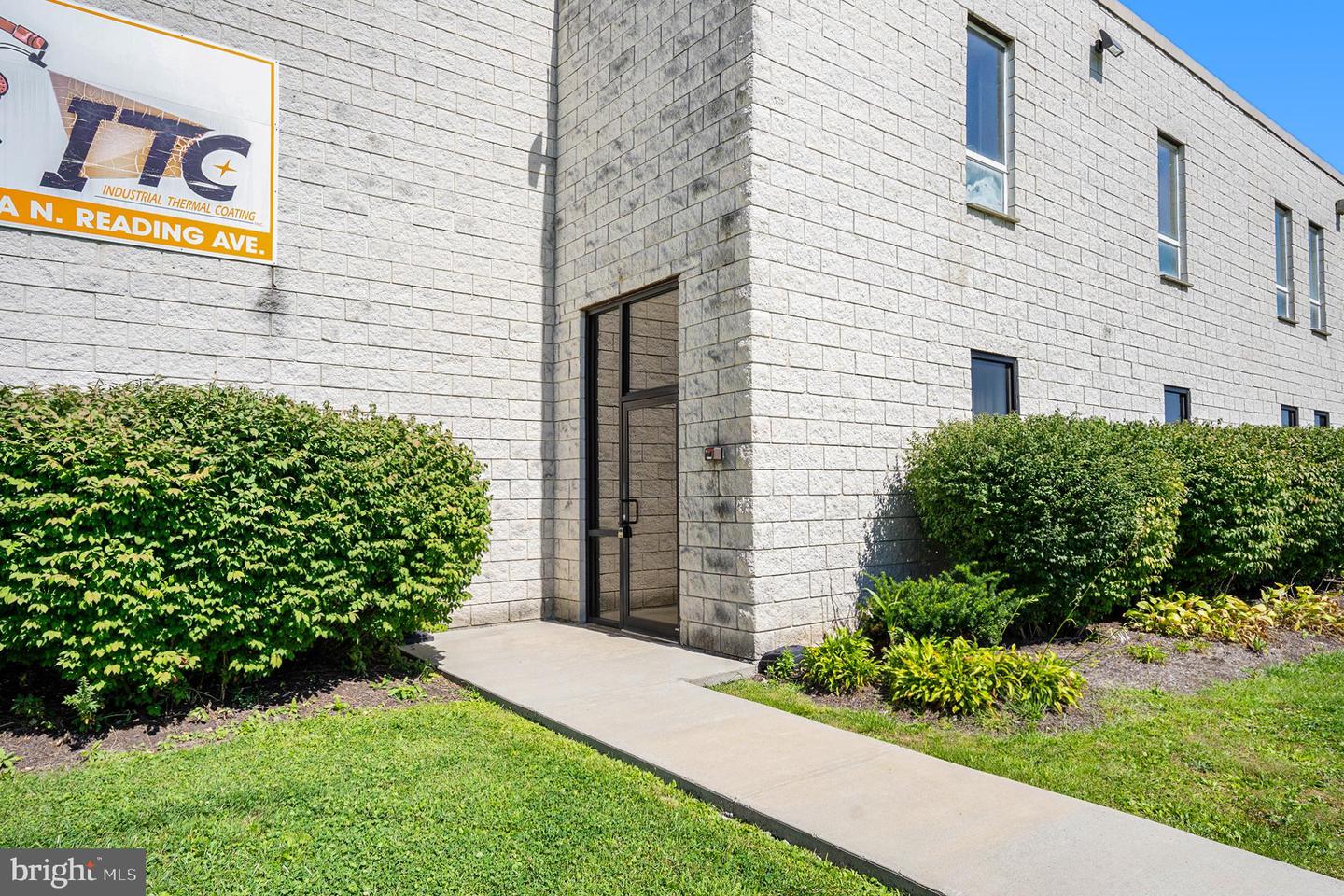 1090 Reading Ave #2nd Floor Property Photo 17