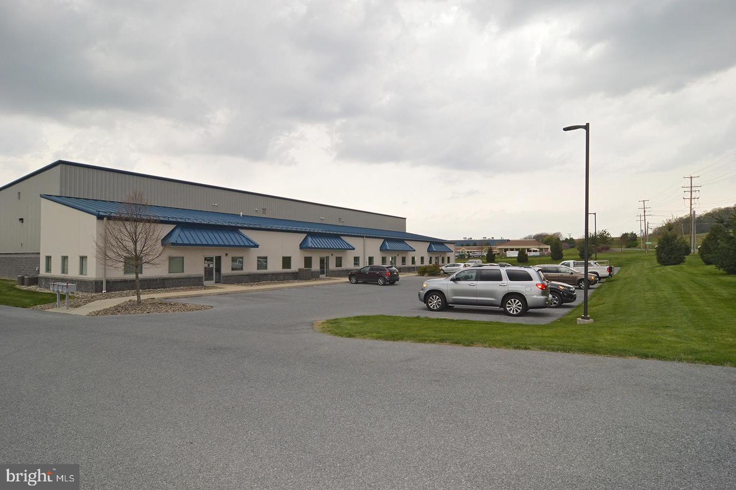 1060 Old Bernville Rd #suite 100 Property Photo 4