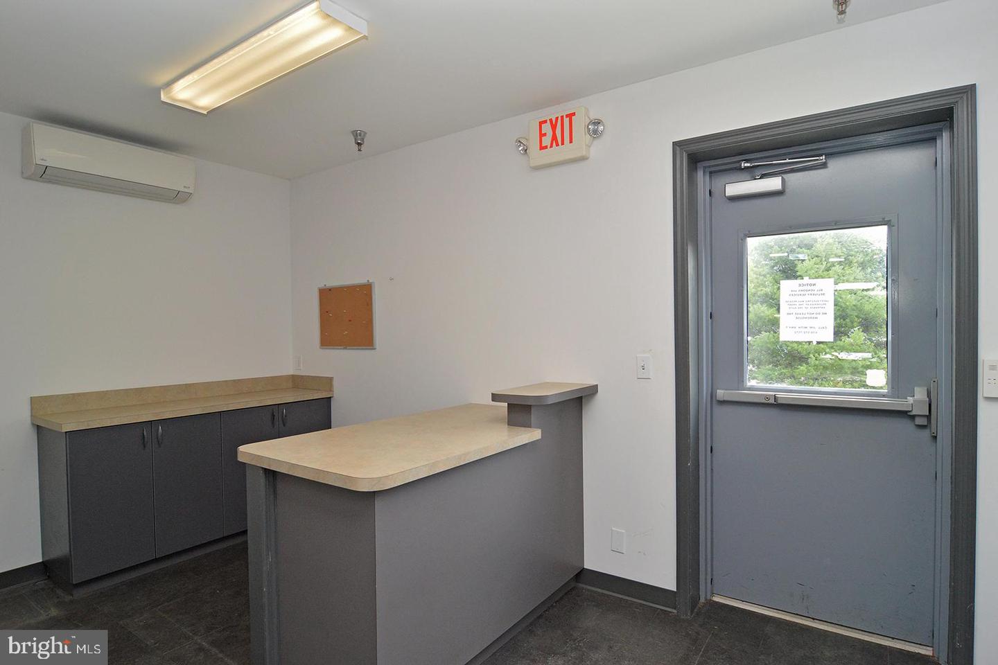 1060 Old Bernville Rd #suite 100 Property Photo 27
