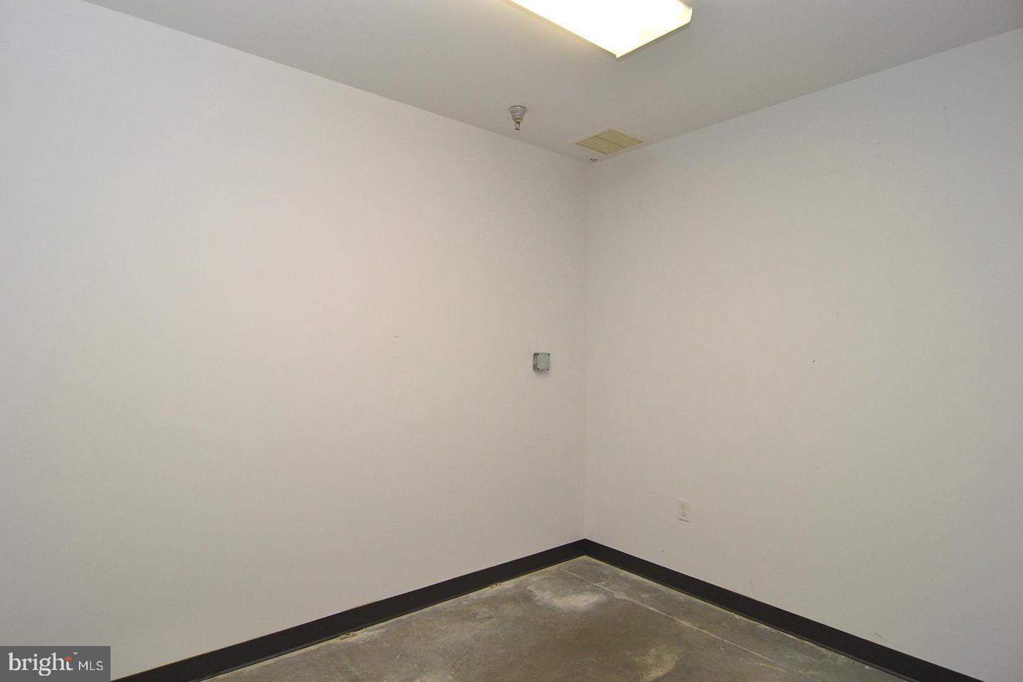 1060 Old Bernville Rd #suite 100 Property Photo 29