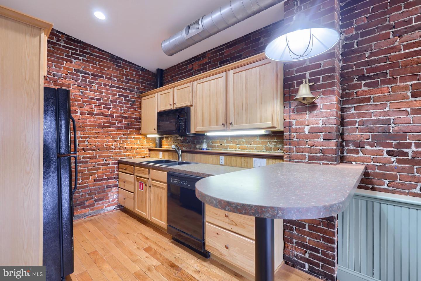 200 Penn St Property Photo 24