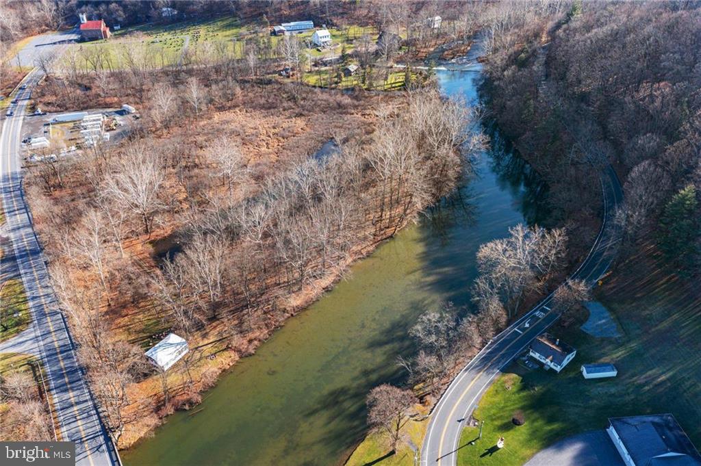 1563 Old Route 22 Property Photo 6