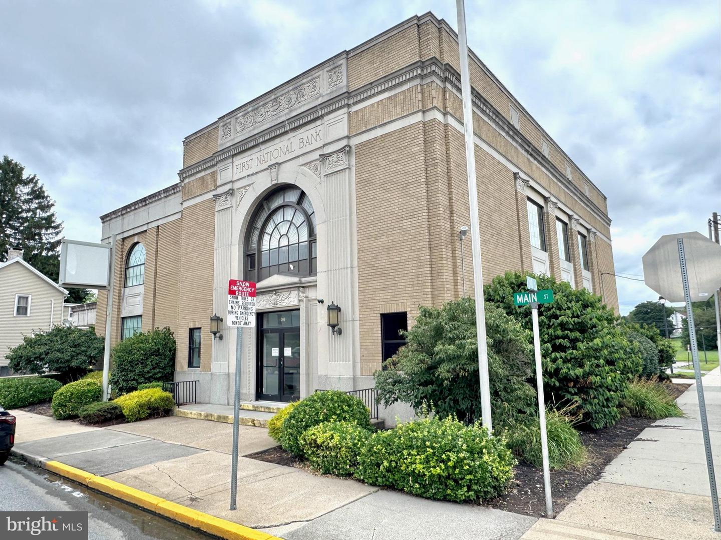 201 N Main St Property Photo 1