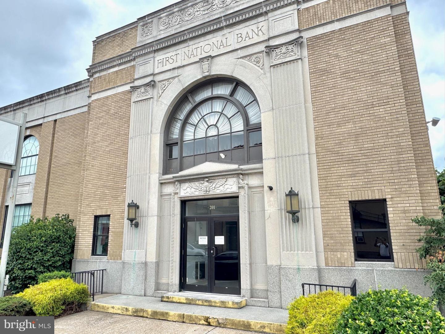 201 N Main St Property Photo 2