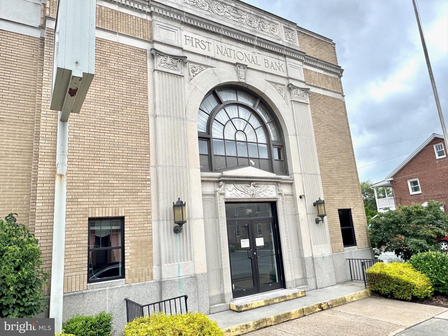 201 N Main St Property Photo 3