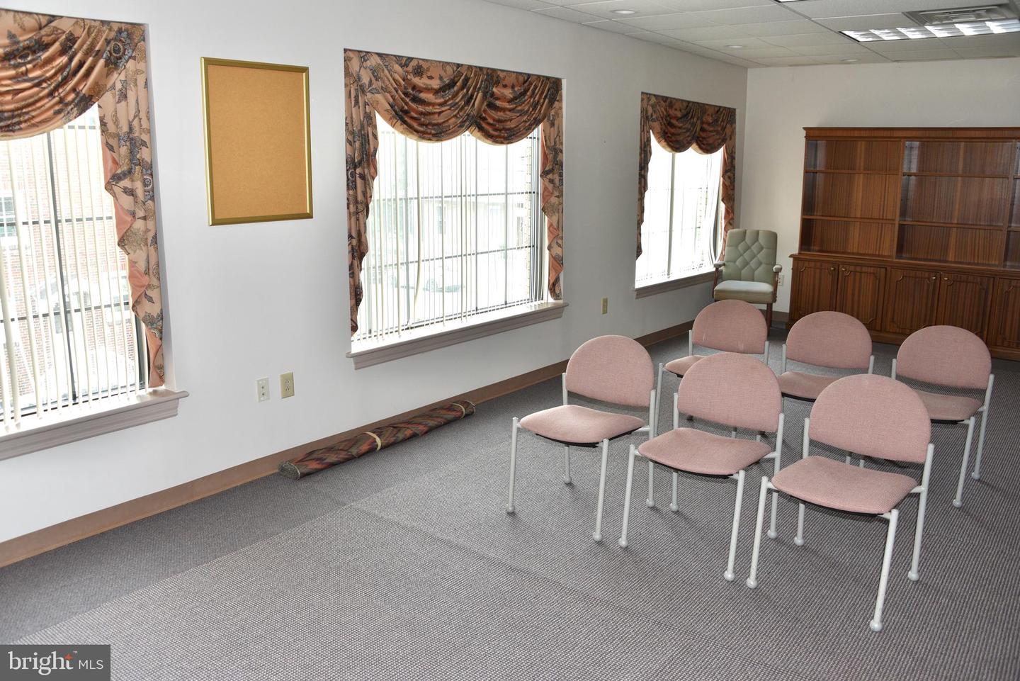 201 N Main St Property Photo 14