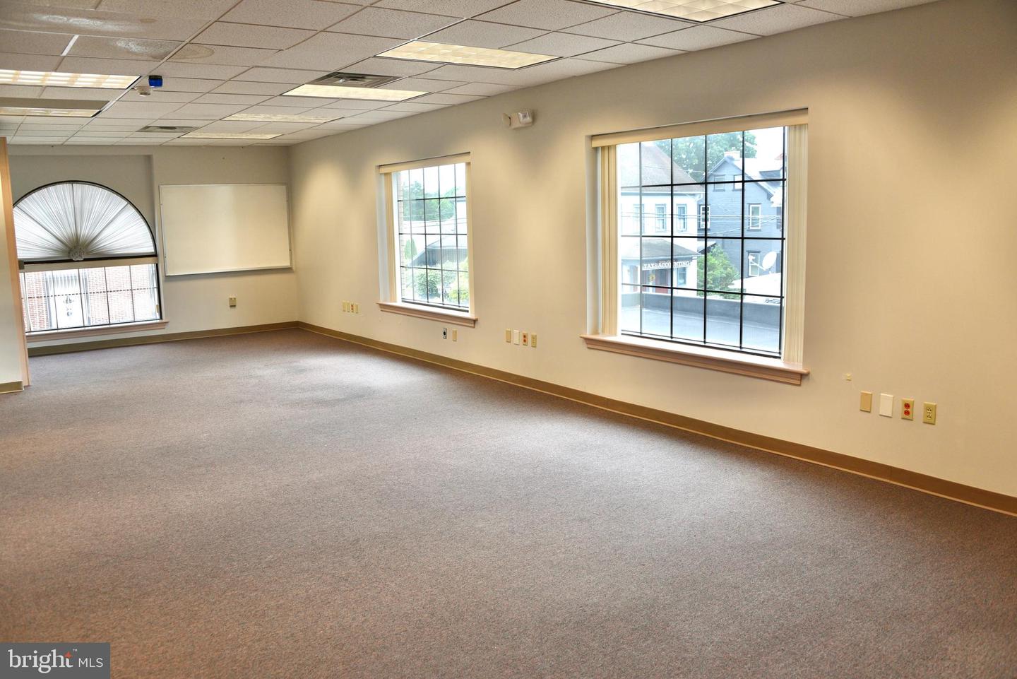 201 N Main St Property Photo 17