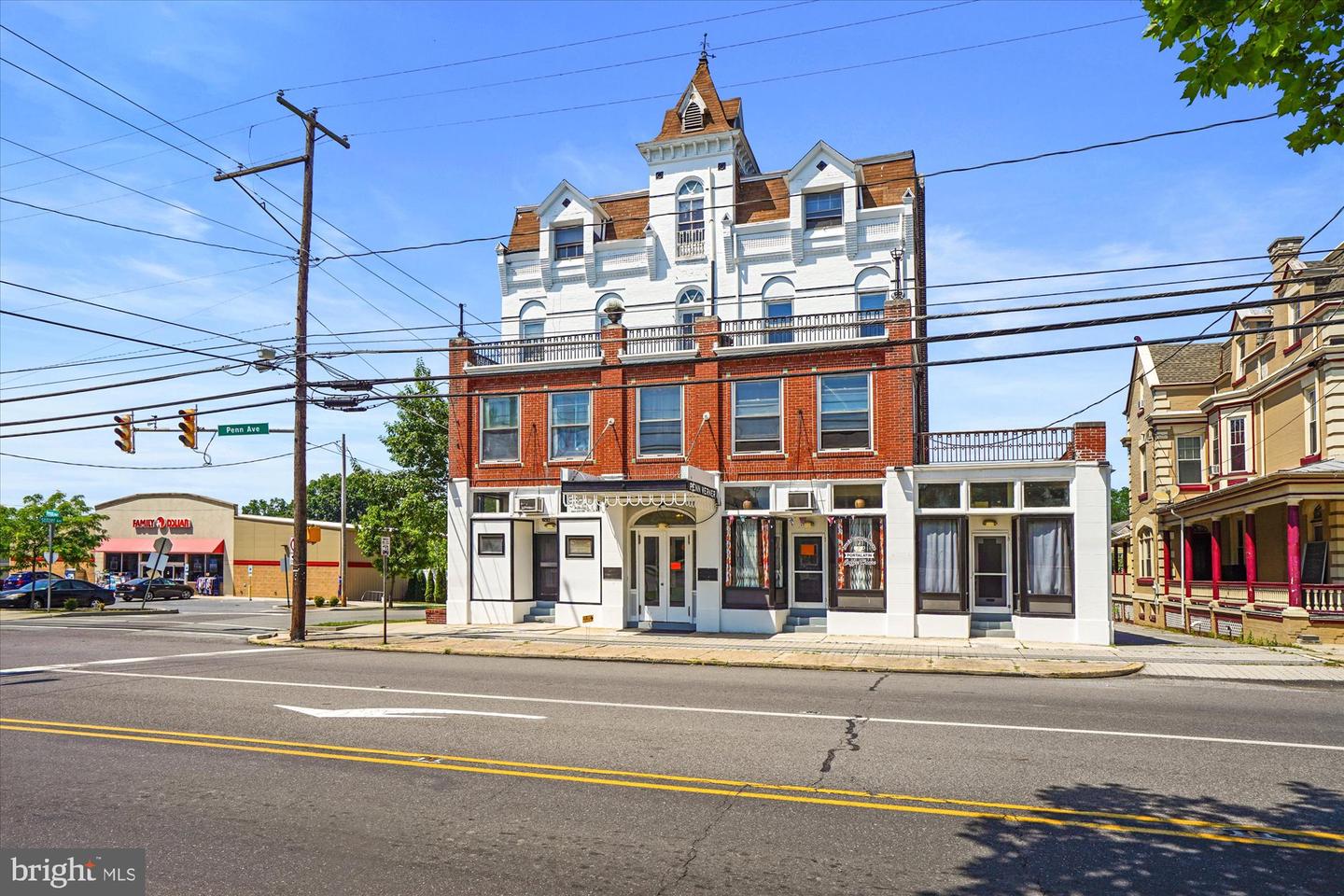 5 E PENN AVE Property Photo 1