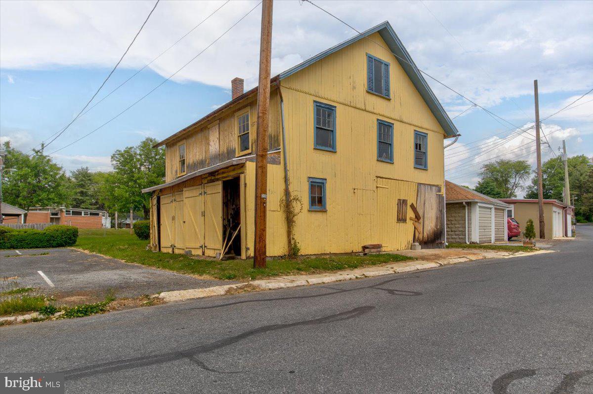 5 E Penn Ave Property Photo 32