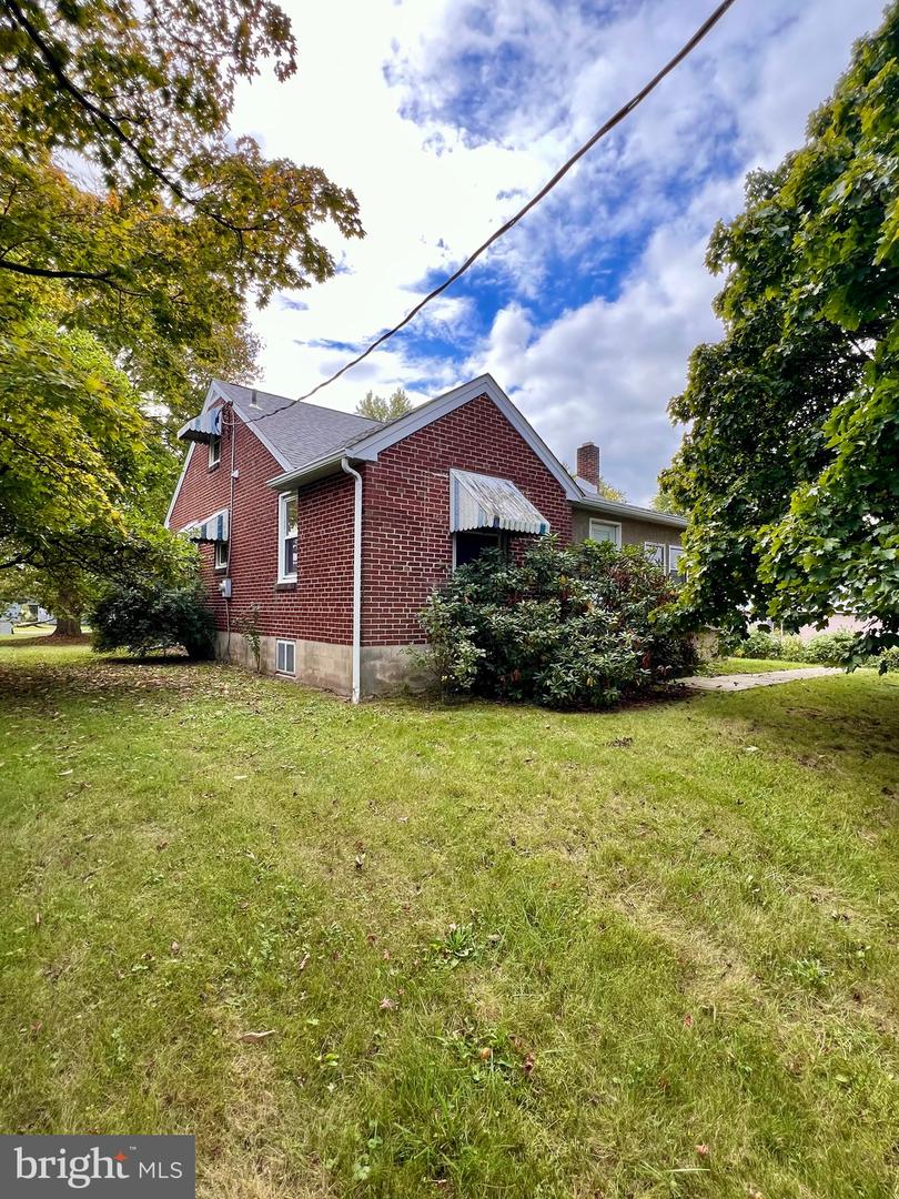 636 E Ben Franklin Hwy E Property Photo 1