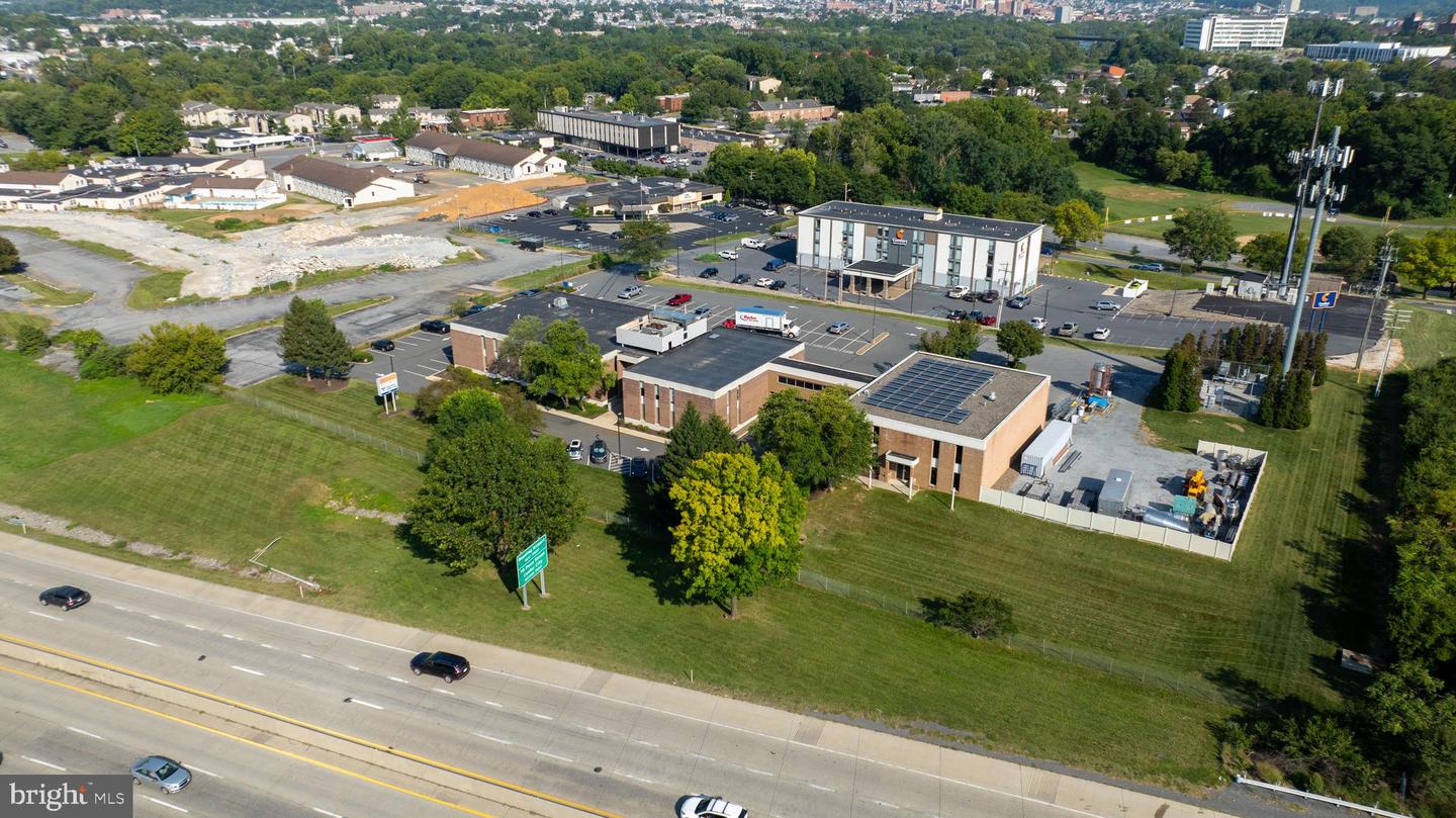 625-627 Spring St Property Photo 1