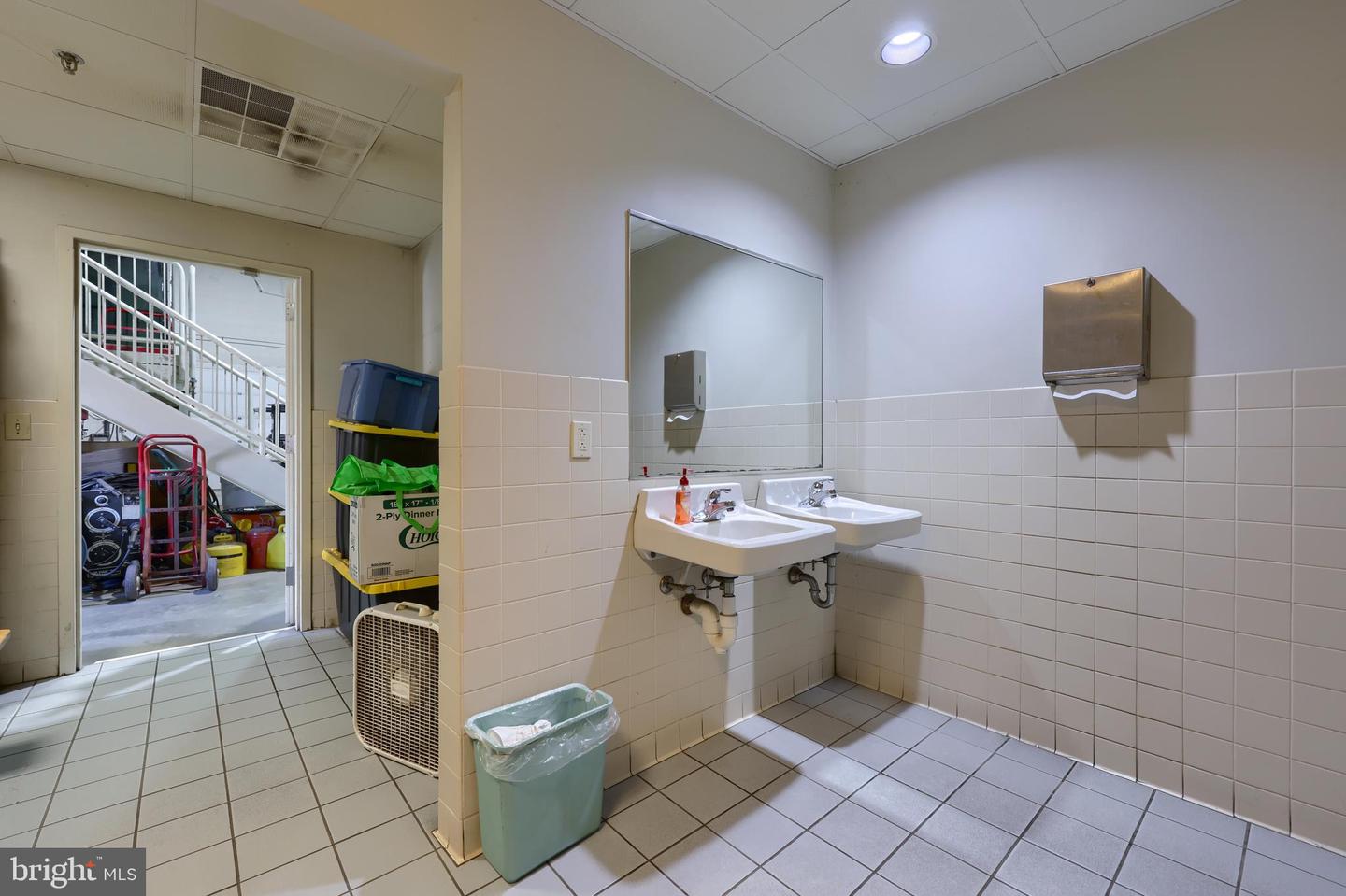 625-627 Spring St Property Photo 42