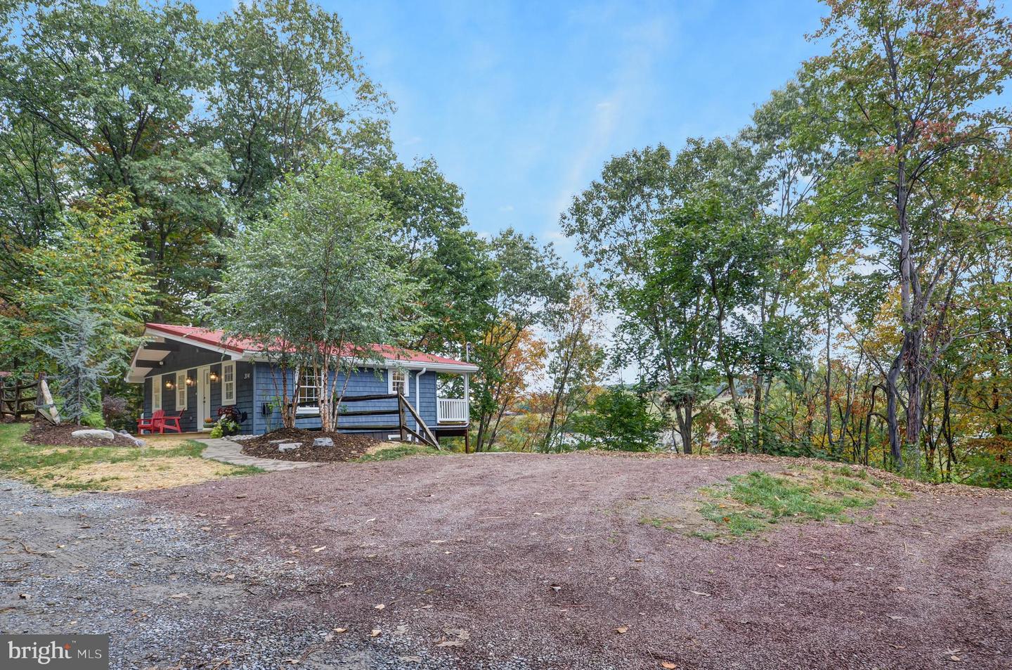 314 Mt View Ln Property Photo 2