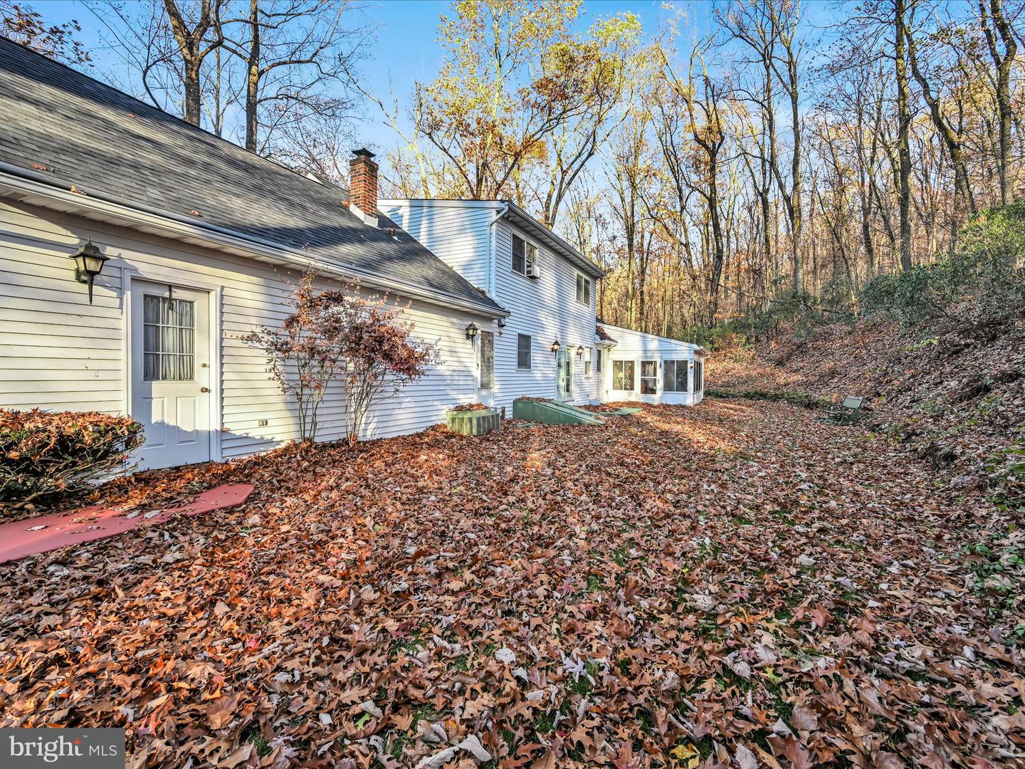 946 Hunters Rd Property Photo 11