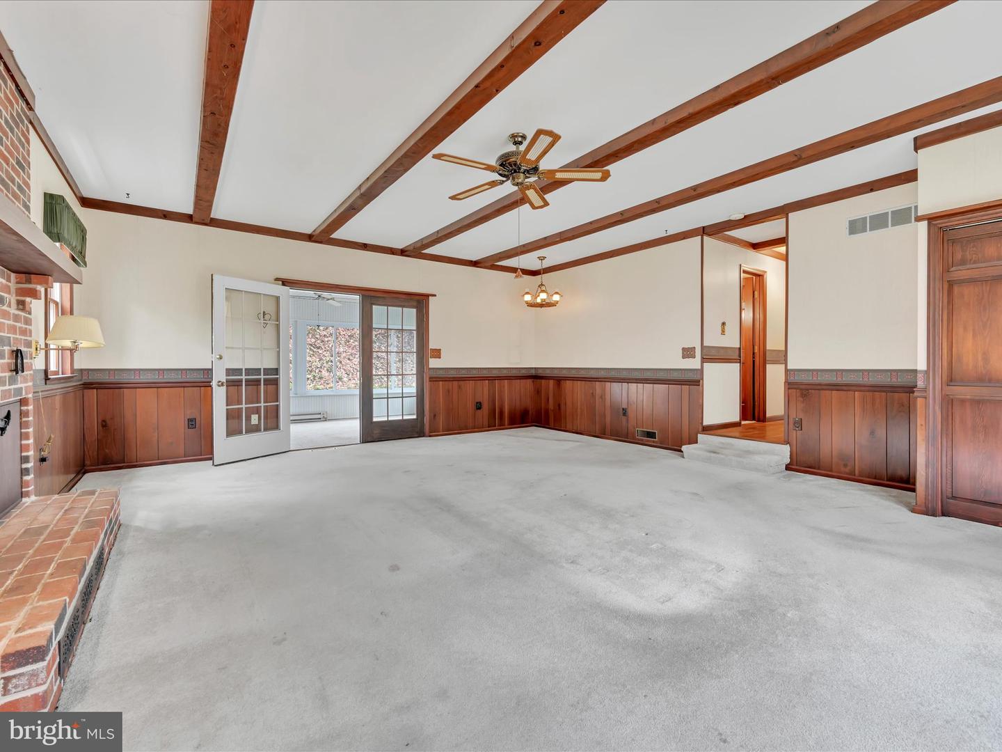 946 Hunters Rd Property Photo 15