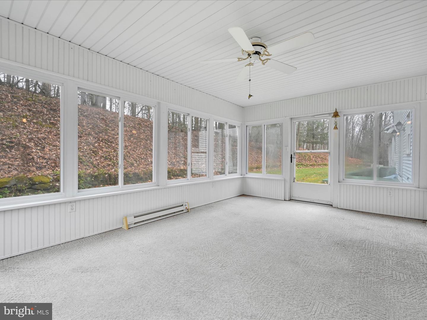 946 Hunters Rd Property Photo 16
