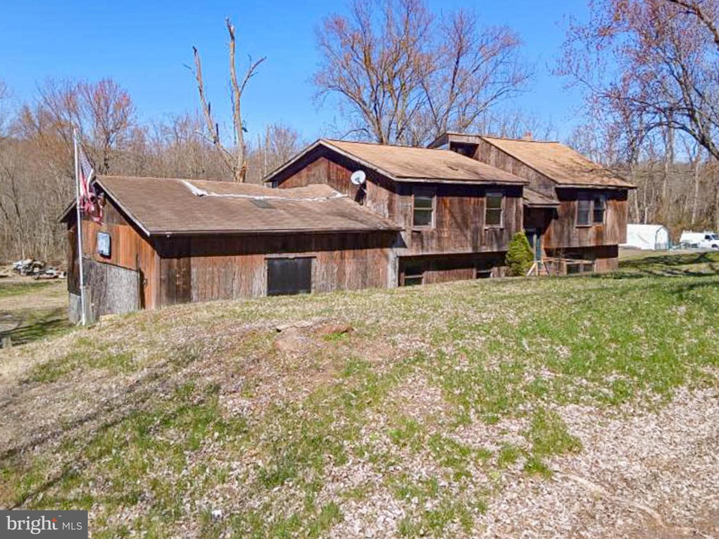 1821 E Rte 724 Property Photo 3