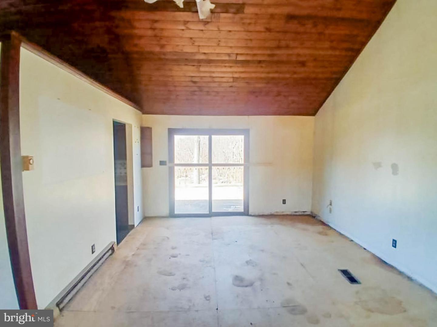 1821 E Rte 724 Property Photo 6