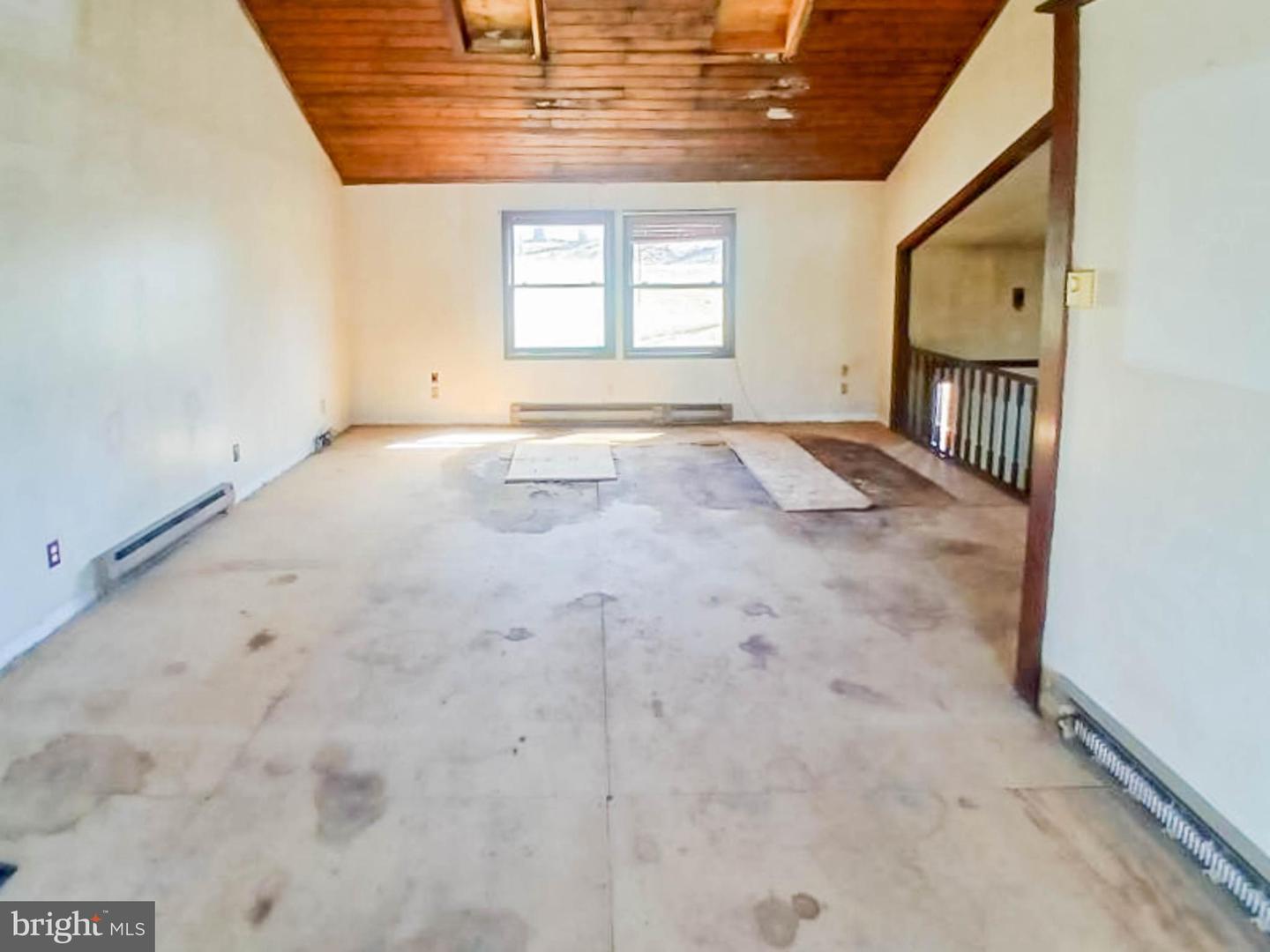 1821 E Rte 724 Property Photo 7