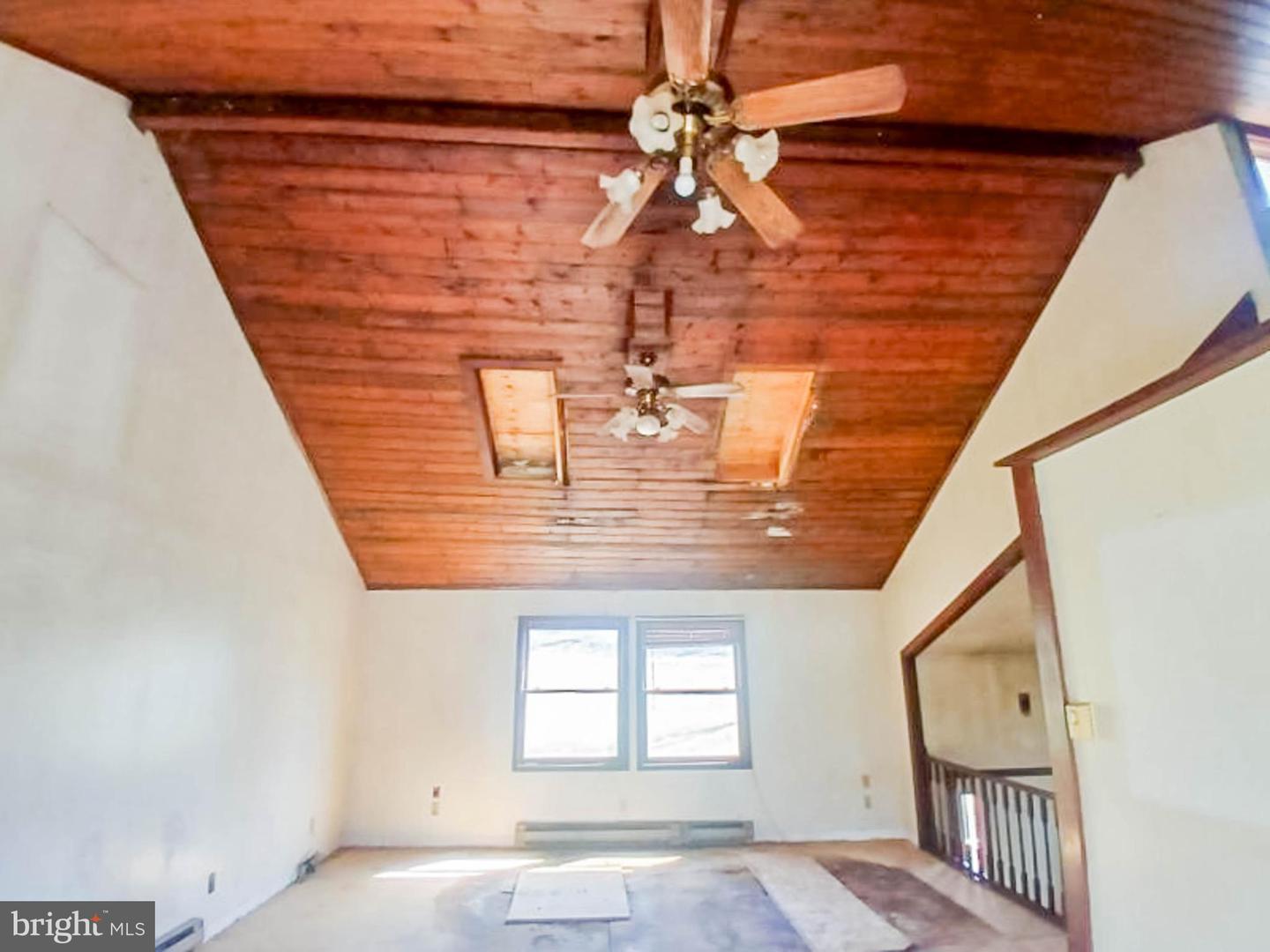 1821 E Rte 724 Property Photo 8