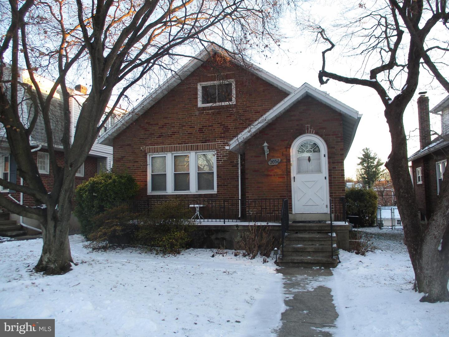 2052 Cleveland Property Photo