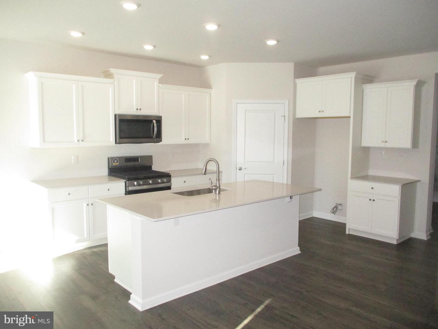114 Teaberry Ct Property Photo 3